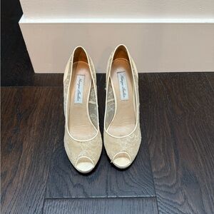 Monique Lhuillier Cream Peep-Toe Lace Heels